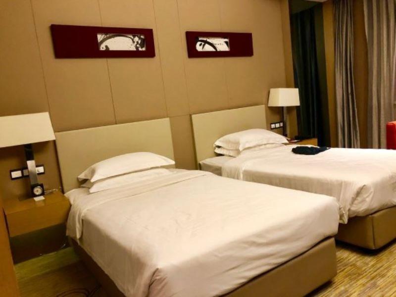 Ramada By Wyndham Xian Bell Tower Hotel Exterior photo
