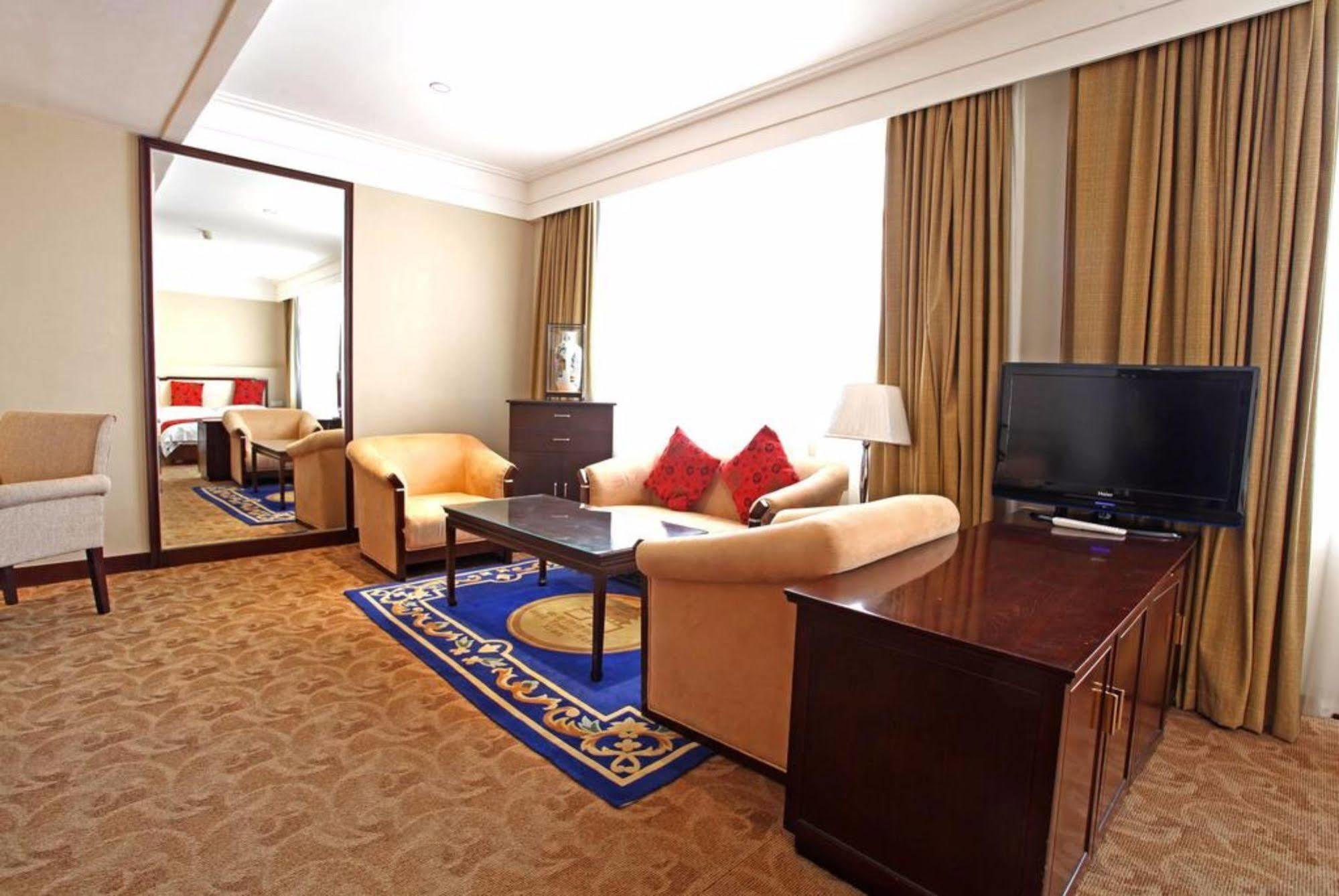 Ramada By Wyndham Xian Bell Tower Hotel Exterior photo