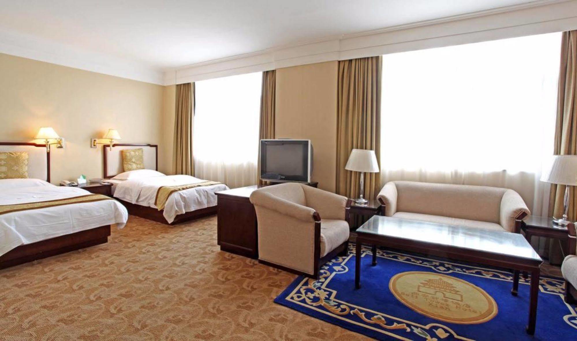 Ramada By Wyndham Xian Bell Tower Hotel Exterior photo