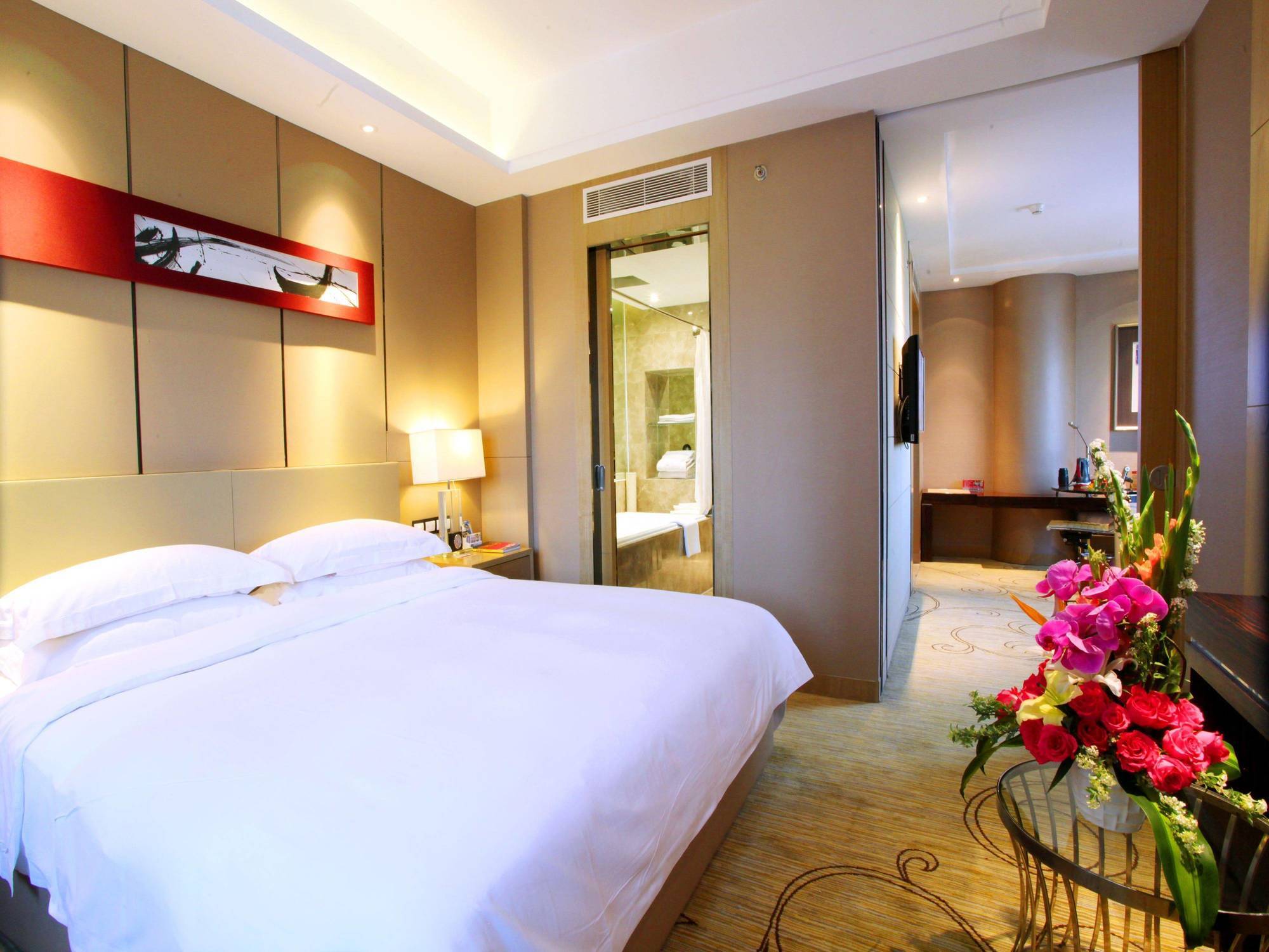 Ramada By Wyndham Xian Bell Tower Hotel Exterior photo